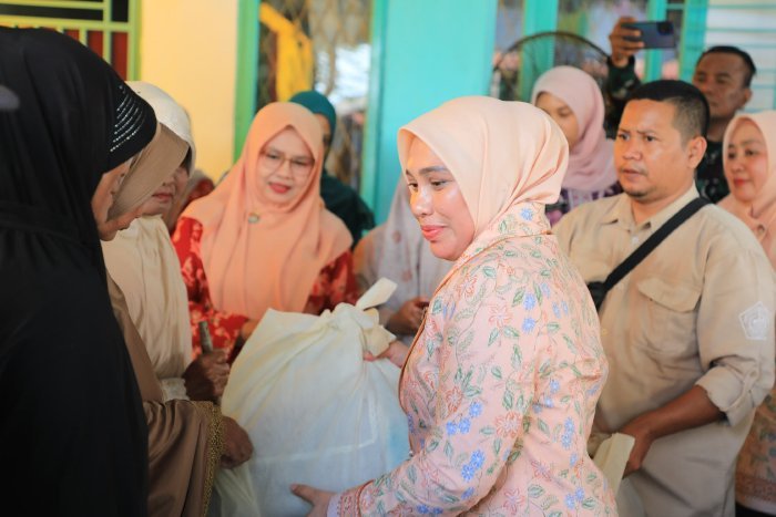 DWP Aceh Salurkan Bantuan kepada 60 Lansia Korban Kebakaran di Lhokseumawe
